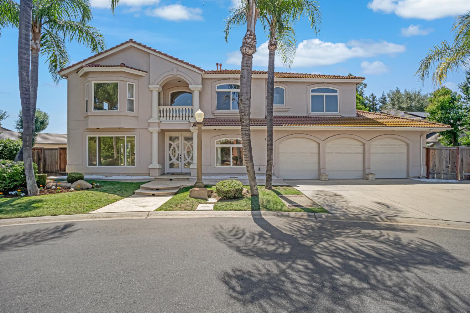 7188 N Stacia Ave